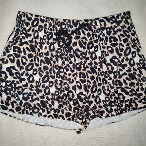 Women's Leopard print shorts size 2XL